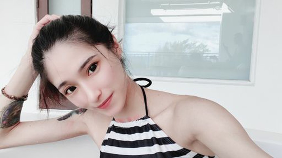 第一次在私人浴缸直接 老闆偷偷帶我來墾丁玩 