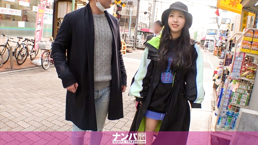 在商业街搭讪喜欢肌肉男的美女大学生正好派一个猛男把她干上天 一色まりあ 200GANA-2244-C